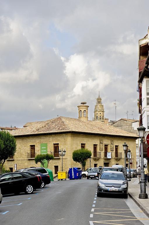 Apartamentos Turisticos Los Zapatos Morados Haro Dış mekan fotoğraf