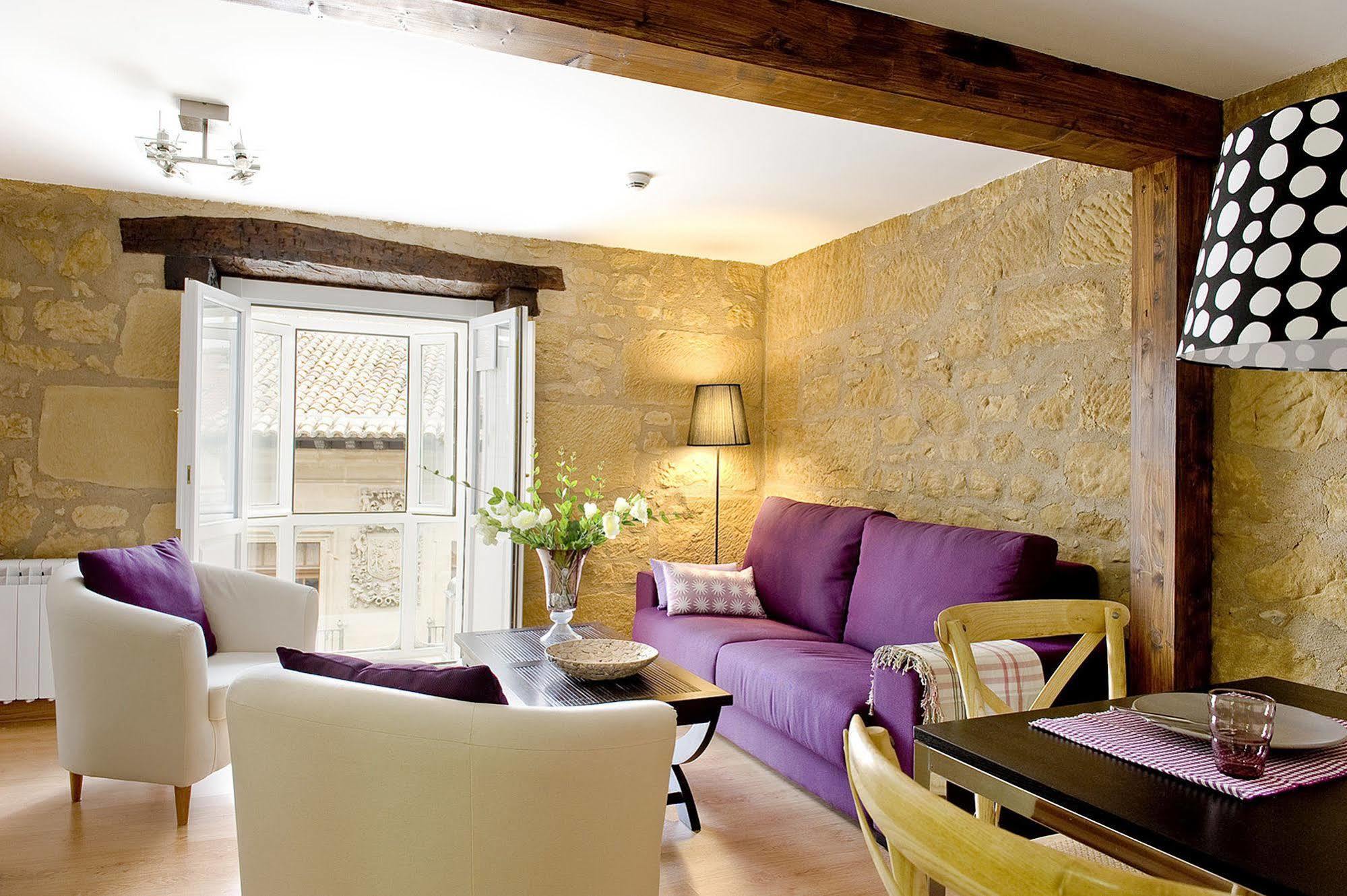 Apartamentos Turisticos Los Zapatos Morados Haro Dış mekan fotoğraf
